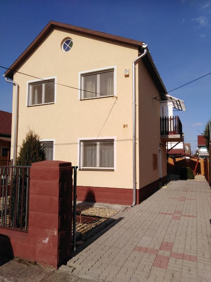 Arinza Apartman Vendeghaz Mezokovesd ภายนอก รูปภาพ