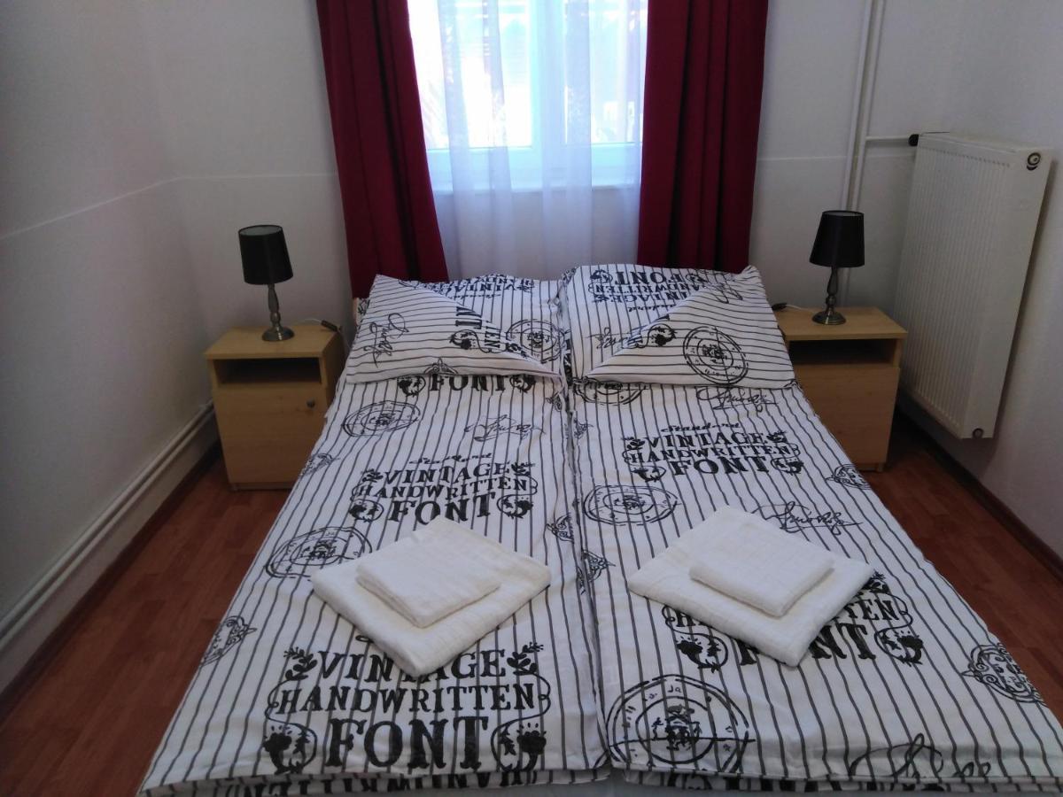 Arinza Apartman Vendeghaz Mezokovesd ภายนอก รูปภาพ