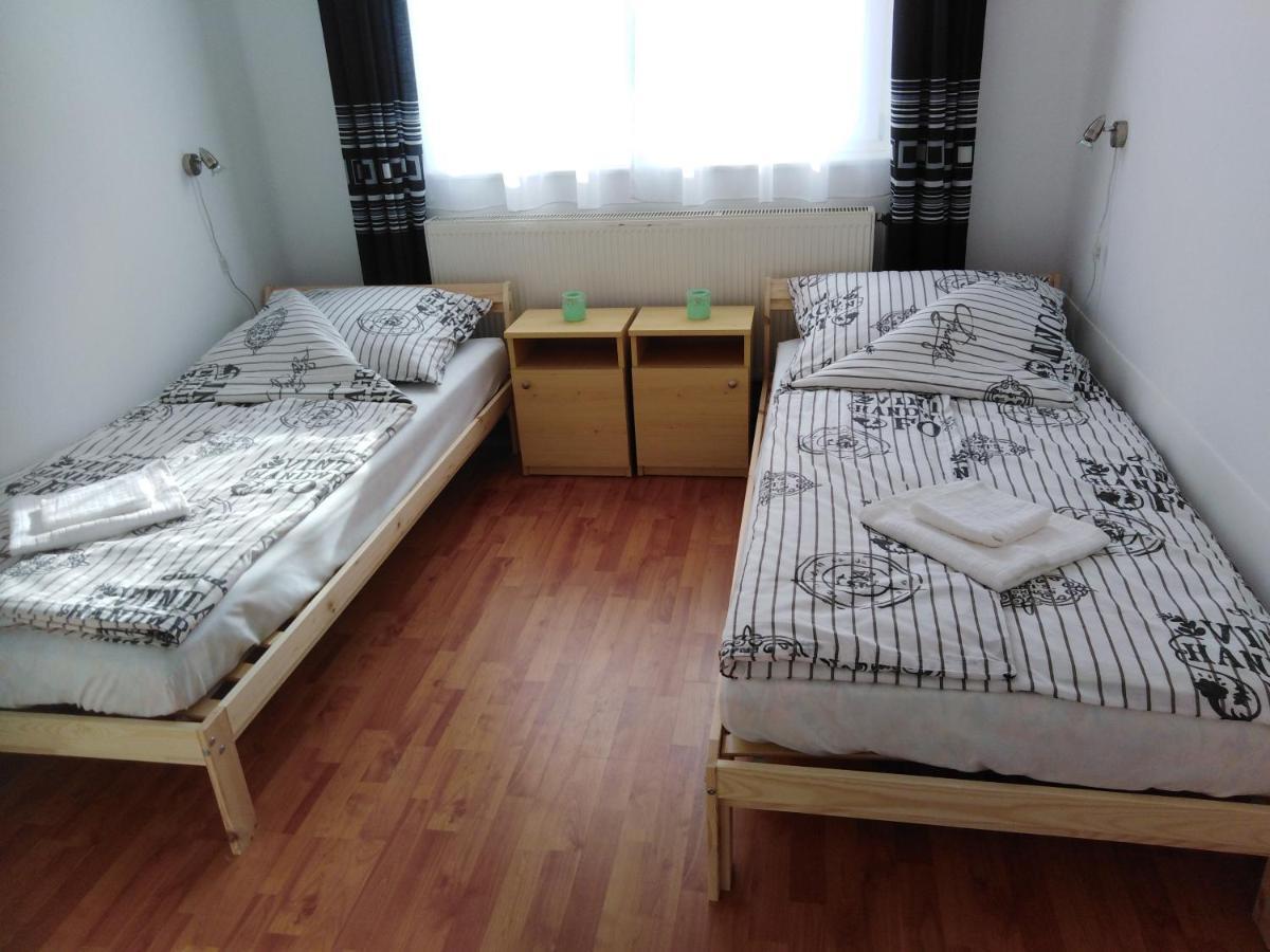 Arinza Apartman Vendeghaz Mezokovesd ภายนอก รูปภาพ