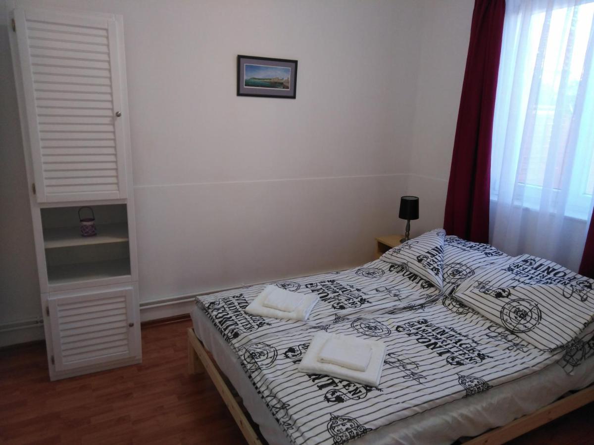 Arinza Apartman Vendeghaz Mezokovesd ภายนอก รูปภาพ