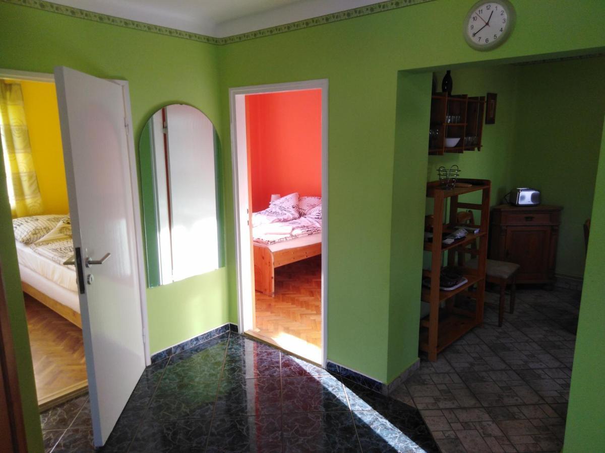 Arinza Apartman Vendeghaz Mezokovesd ภายนอก รูปภาพ