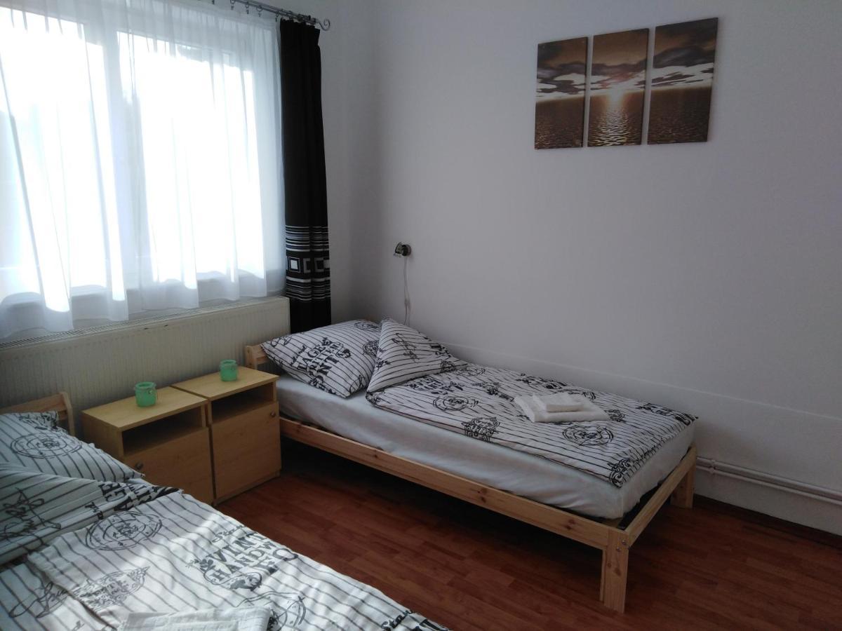 Arinza Apartman Vendeghaz Mezokovesd ภายนอก รูปภาพ