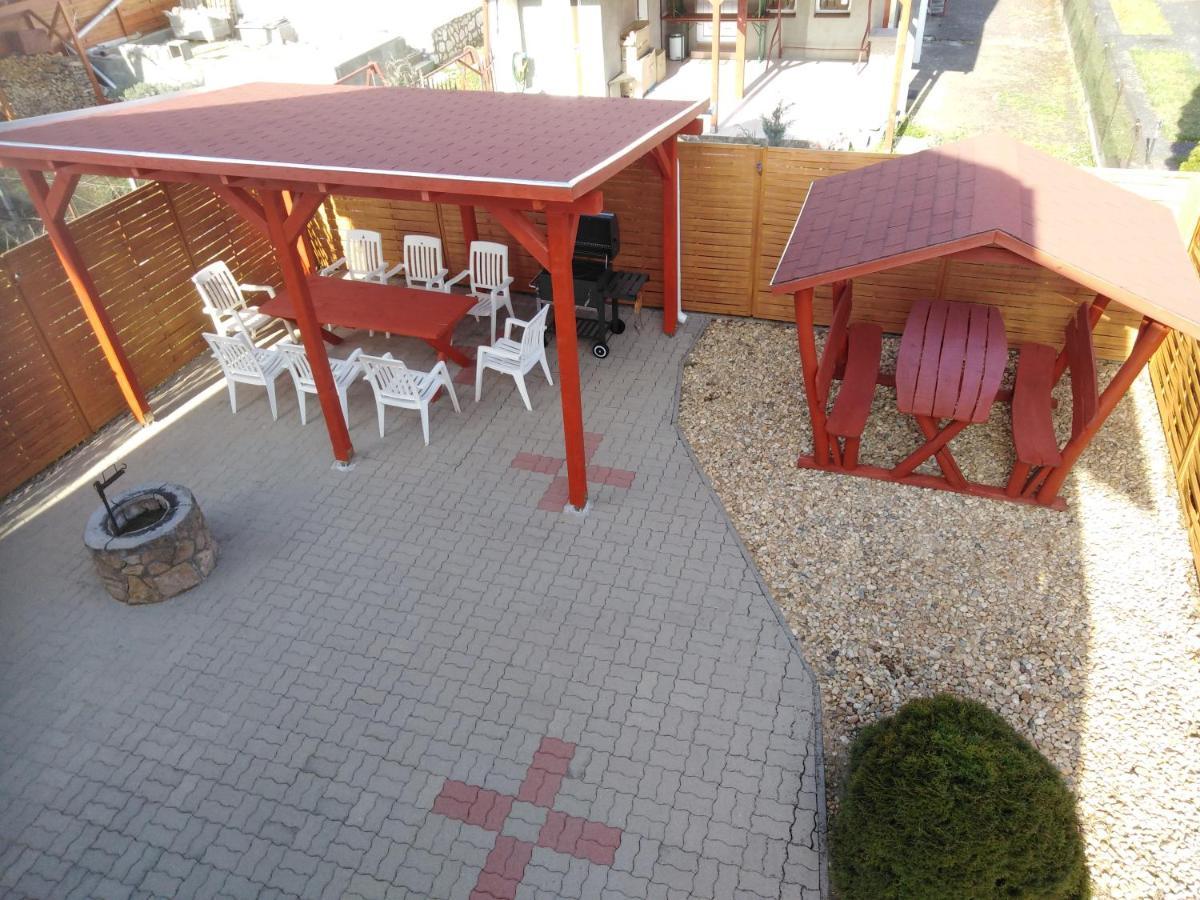 Arinza Apartman Vendeghaz Mezokovesd ภายนอก รูปภาพ